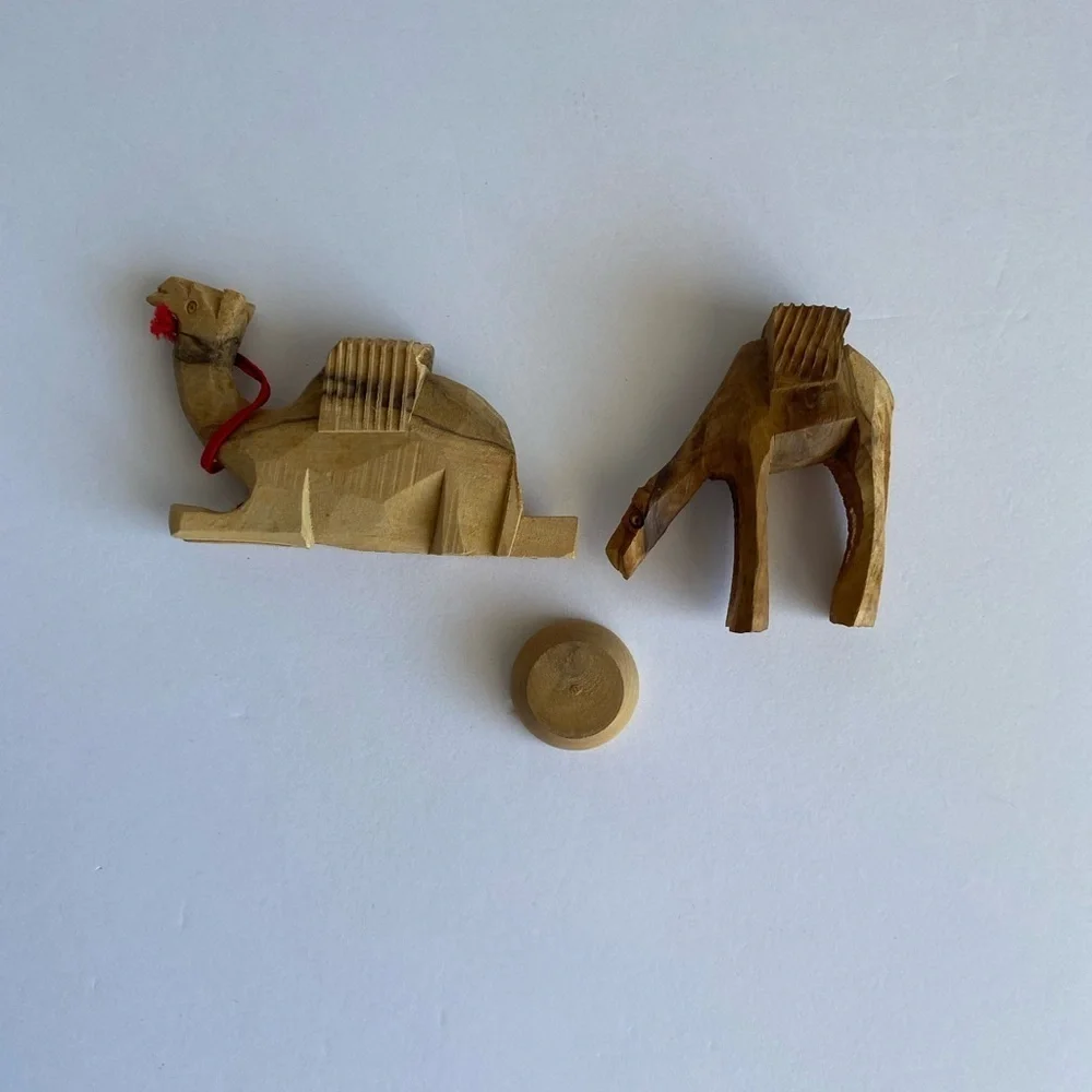 Set Of 2 Wooden Carved Camels With Drinking Bowl Small‎ Miniatures Nativity